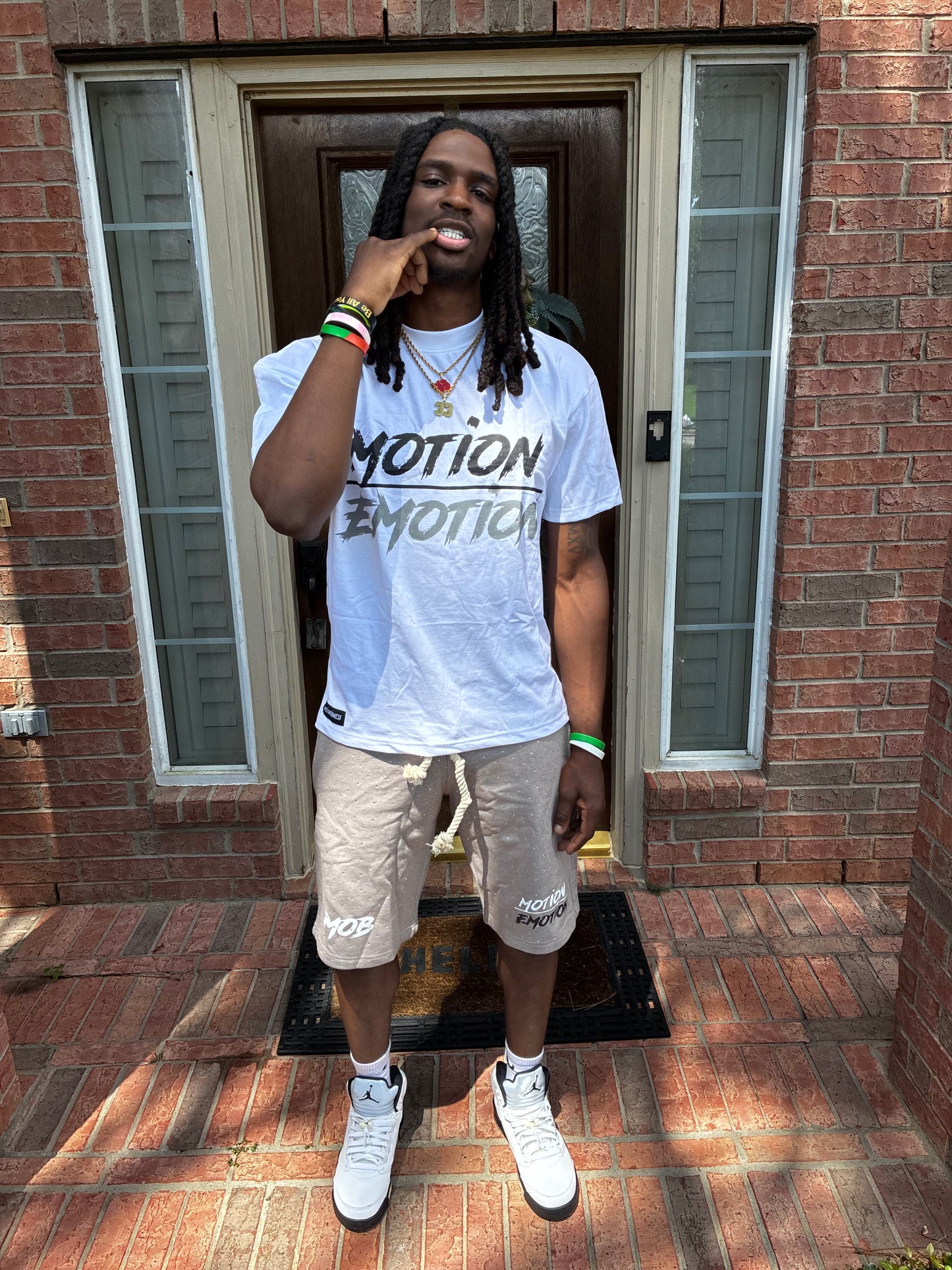 MOTION OVER EMOTION GREY TEE